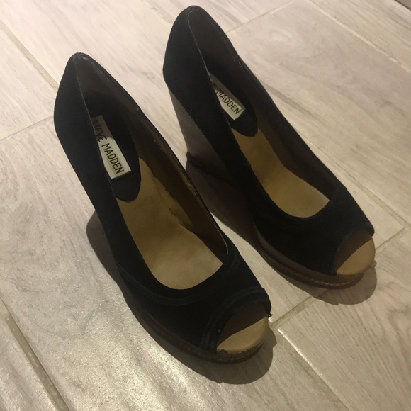 Steve Madden Black Suede Wedges - Picture 5 of 8